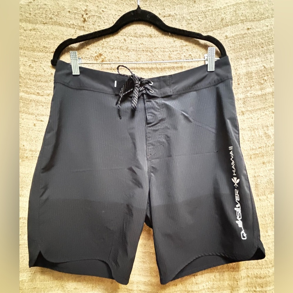 Quiksilver Hawaii Men's Black Board Shorts. Used